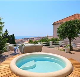 2-Bedroom Sea view Apartment with jacuzzi and Dubrovnik old town views, Sleeps 4